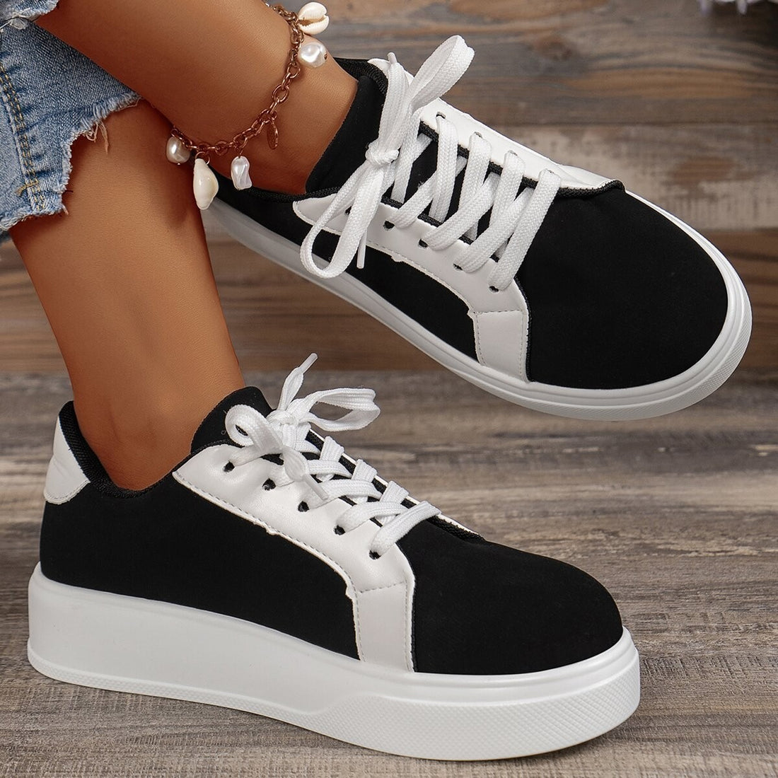 Women’s Retro Lace-Up Casual Sneakers – Lightweight Walking & Skate-Style Flats